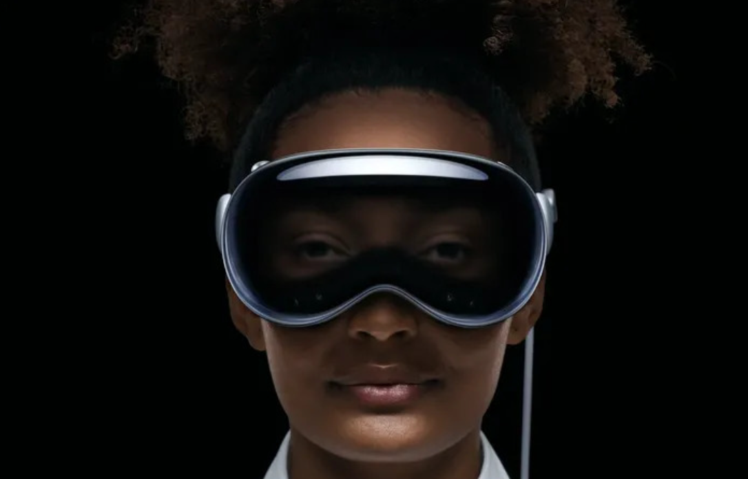 Apple ra kính Vision Pro lần đầu giá 3500 USD